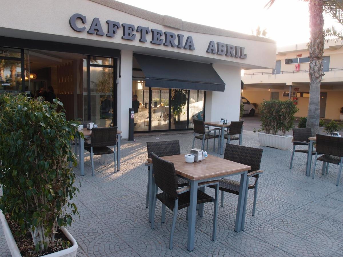Hotel Abril 3*