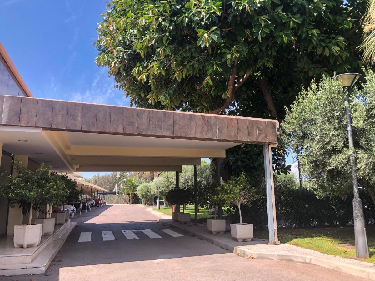 Hotel Abril