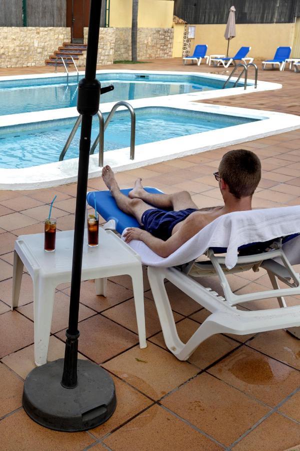 Hotel Abril