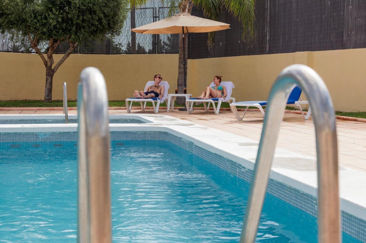 Hotel Abril