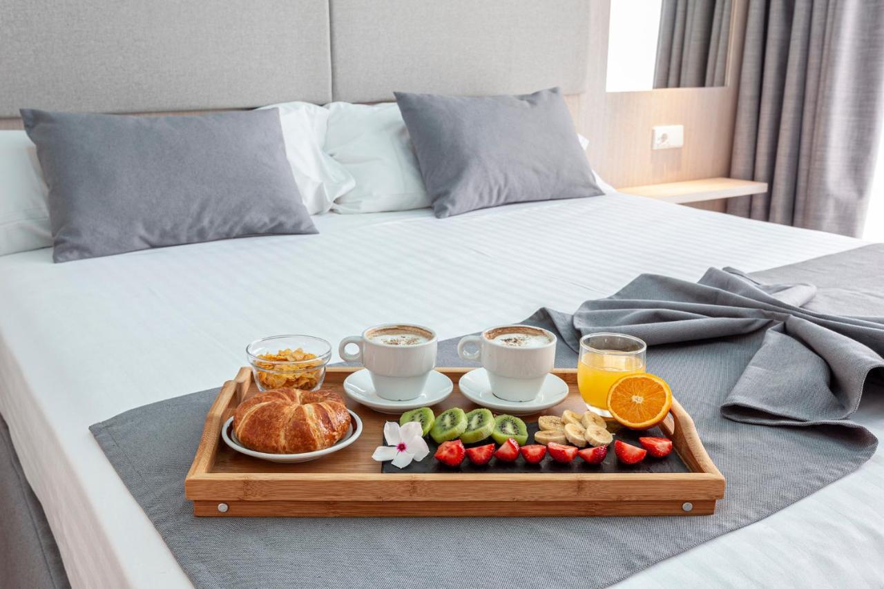 Hotel Abril 3*