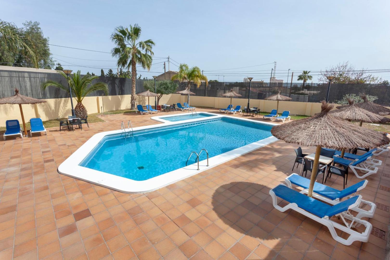 Abril Hotel