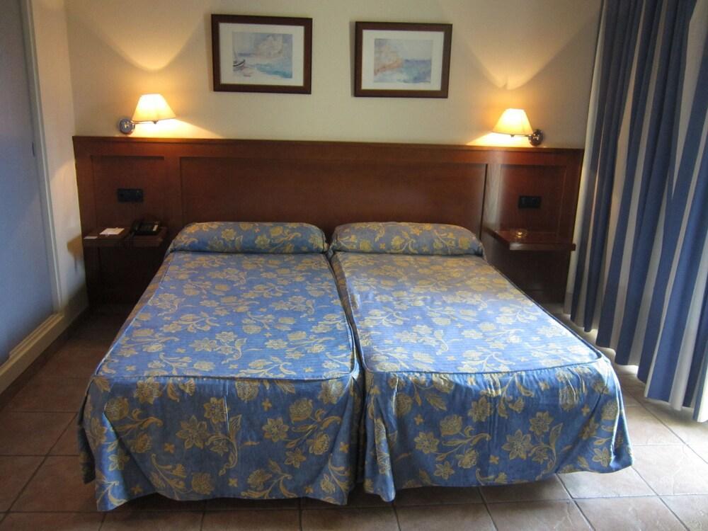 Hotel Abril San Juan (Alicante)