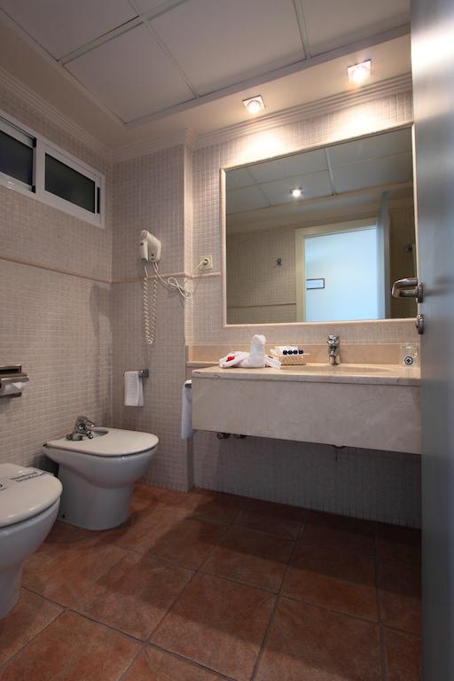 Hospedium Abril Hotel 3*